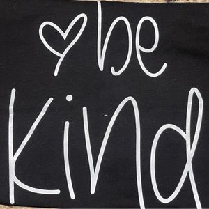 NEW - “be kind” tee ❤️